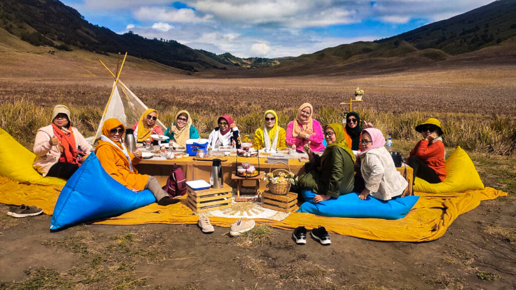 Makan di area Padang Pasir